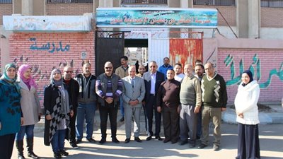 خلف الزناتى: تقابلت مع رئيس الوزراء لزيادة أجور المعلمين.. وصرف الحوافز والمكافأت والبدلات على أساسى 2018 بدلاً من 2014 