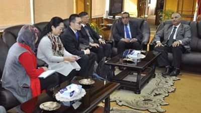 وفد جامعة الصين المركزية يزور قناة السويس 