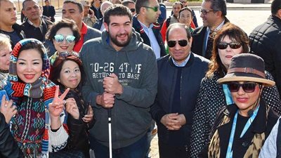 شاهد تعليق الفنان حسين الجاسمي علي جولة السيسي فجرا والذي فجاء المصريين  