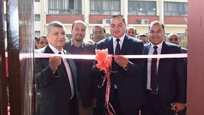 رئيس جامعة سوهاج  يفتتح القاعات الدراسية الجديدة بكلية الصيدلة