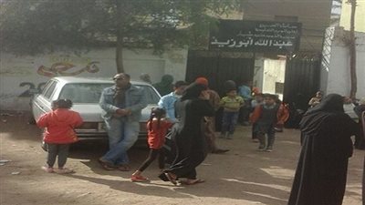 اولياء الأمور يشيدون بامتحانات اليوم الأول للصف الثانى والثالث الابتدائى بالجيزة 