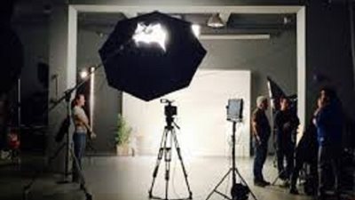 فيديو | محمد صلاح يتسبب فى دعوة ممثل مشهور للمشاركة فى فيلم اباحى ..وفنانه شهيره 