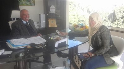 نقيب المعلمين في أجرأ حوار يكشف المستور والمسكوت عنه.. وأحوال المعلمين وكواليس جدول المرتبات الجديد.. وآليات الدفاع عن الأعضاء وموارد النقابة وأين تذهب؟