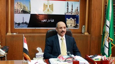 فيديو :عميد بجامعة القاهرة يروج لصعود التيارالاسلامى بتوجيهات الوحى السماوى