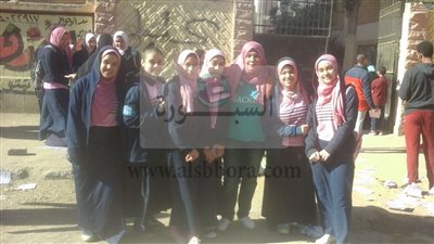 عاجل| تسريب امتحانات اللغه الثانيه لطلاب أولى ثانوى.. والطلاب : 