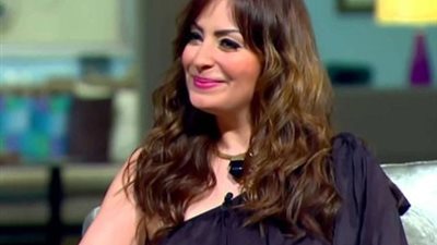 الفنانة نيرمين الفقى تثير جمهورها بـ 