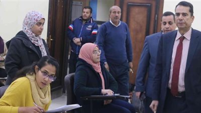 كلية الصيدلة بجنوب الوادى تواصل اداء الامتحانات الكترونيا