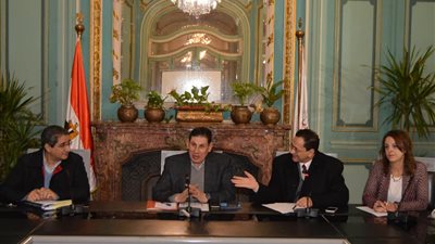   اجتماع اللجنة المنظمة للمؤتمر العلمي الثامن لجامعة عين شمس