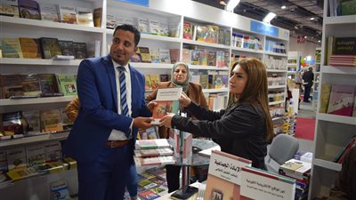   بالصور.. حفل توقيع كتابين للأديبة الكوردیة 