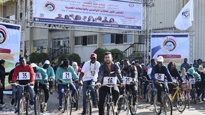 وزير التعليم العالي يستعرض تقريراً حول فعاليات الملتقى الأول للجامعات المصرية للطلاب الوافدين