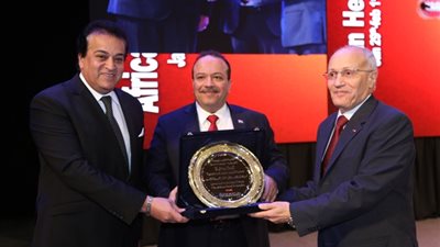 وزير التعليم العالي يشهد افتتاح فعاليات مؤتمر الصحة الإفريقية الأول