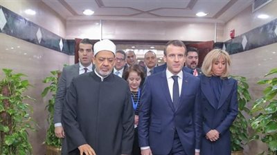 ماكرون: نرغب في تدريب جميع أئمتنا في الأزهر ليكونوا ضمانًا للاستقرار والمواطنة