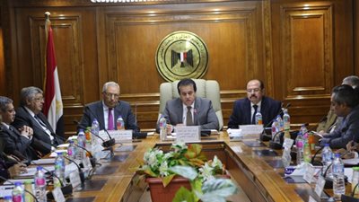 وزير التعليم العالى : وضع خطة واضحة لتسويق البرامج التعليمية بالجامعات الخاصة لجذب الوافدين