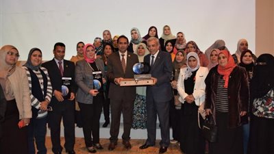 محمد عمر: تدريب 500 ألف معلم فى برنامج المعلمون اولا