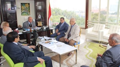 نقابة المهن التعليمية تصدر بيانا مهما بشأن زيادة أجور المعلمين.. وتطالب بلقاء عاجل مع وزيرى المالية والتخطيط