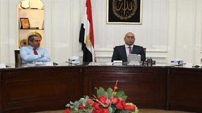  وزير الإسكان يعقد اجتماعاً لمتابعة موقف مشروعات مياه الشرب المقرر دخولها الخدمة قبل الصيف المقبل بمحافظة الجيزة