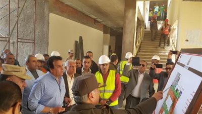 وزير التعليم العالى يتفقد إنشاءات جامعة الملك سلمان بشرم الشيخ