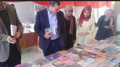 رئيس جامعة سوهاج يفتتح معرض الكتاب الذي ينظمه اتحاد الطلاب