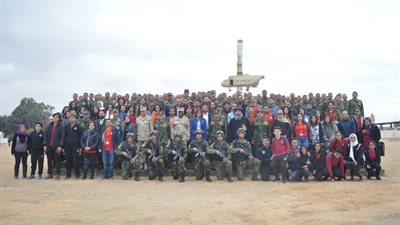 وحدات المظلات تستضيف عددًا من أبناء الجيل الثاني والثالث من المصريين المقيمين بفرنسا