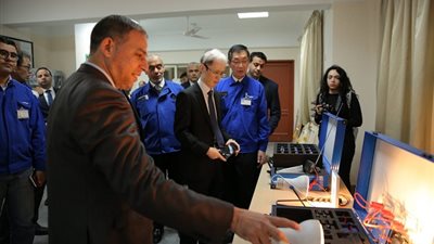 السفير الياباني يشيد بتجربة مدرسة العربي للتكنولوجيا التطبيقية