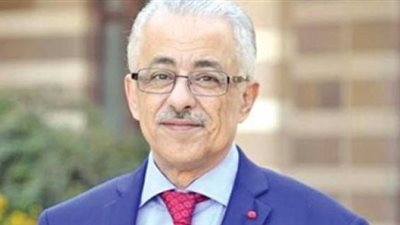 شكرا دكتور طارق شوقى.. استجاب للسبورة ورحمة تسلمت التابلت من مدرسة شبرا الثانوية لغات  