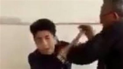 فصل الطالب المعتدى على معلمه بالاسكندرية.. فيديو