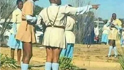 اللى يشوف مصيبة غيره تهون عليه مصيبته.. الزى الرسمى للمعلمين فى اوغنده