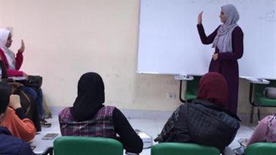 رئيس جامعة القاهرة يطلق مبادرة لدمج الطلاب ذوي الإعاقة السمعية