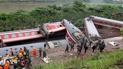 مصرع واصابة 55 فى خروج قطار بضائع عن مساره