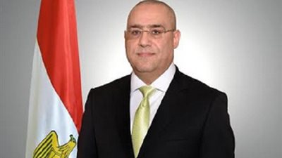 وزير الإسكان يتابع موقف تنفيذ وحدات 