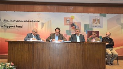 محمد عمر يعلن 5 اخبار سارة للمعلمين.. تعرف عليها 