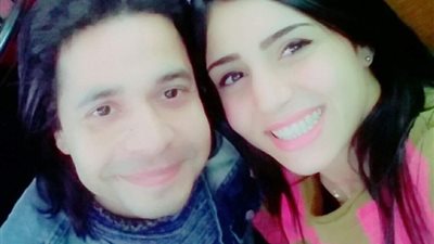 بالصور.. عميد آداب سوهاج يعين مطرب كليبات شعبية مستشارا ثقافيا للكلية 