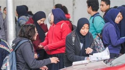 مفاجأة| طلاب أولى ثانوى يواصلون الامتحانات الإلكترونية رغم قرار التعليق: الطلبة: السيستم شغال زي الفل والدخول على المنصة تم بسهولة .. والإجابة استغرقت 15 دقيقة 