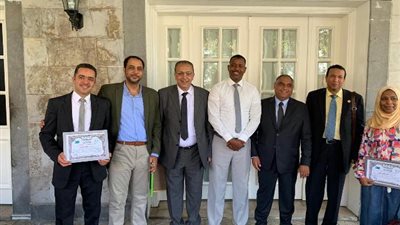 وزير التعليم العالي يتلقى تقريرًا حول قافلة جامعة أسوان لــ 