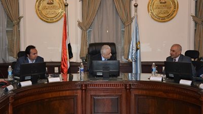 بعد ترأسه اجتماع الأكاديمية المهنية للمعلمين.. طارق شوقي: نحرص على تدريب المعلمين.. وإصدار شهادة صلاحية مزاولة المهنة