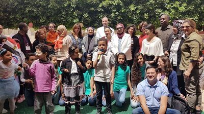 وفداً من اليونيسف يزور عدداً من المدارس للاطلاع على تجربة الدمج المصرية للتلاميذ ذوي الاحتياجات الخاصة