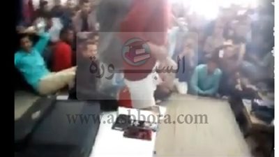 فيديو :استاذ العقيدة بجامعة الازهر يجبر طلابه على خلع ملابسهم الداخلية 