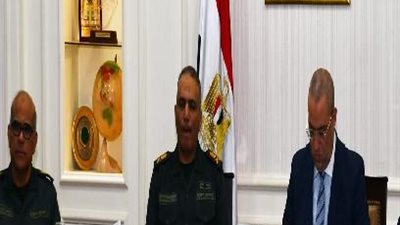 وزير الإسكان ورئيس الهيئة الهندسية للقوات المسلحة يتابعان موقف تنفيذ المشروعات المشتركة