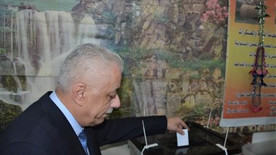 وزير التربية والتعليم يدلي بصوته في الاستفتاء على التعديلات الدستورية