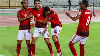 الاهلى يتصدر الدورى بالفوز على النجوم بهدفين
