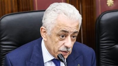 وزير التربية والتعليم: المعلم سيتحمل 50% فقط من سعر الزى الموحد الجديد.. اللون 