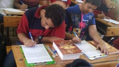 عاجل| التعليم تكشف عن أول إجراء يتخذ في امتحان أولي ثانوي بعد سقوط 