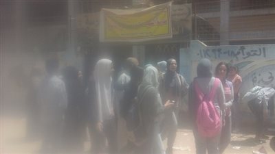 مدرسة الاهرام بالجيزة.. السيستم تمام فى امتحان ماده الأحياء لأولى ثانوى 