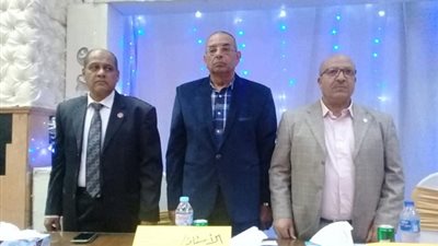 نقيب المعلمين التونسي يكرم معلمى بورسعيد