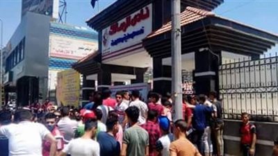 جماهير الزمالك  تقتحم النادى