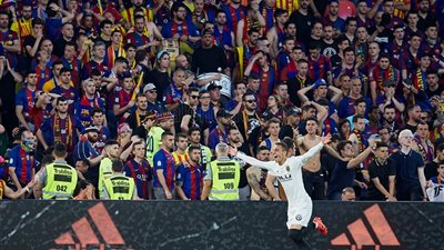 فالنسيا يتوج بطلًا لكأس ملك إسبانيا على حساب برشلونة