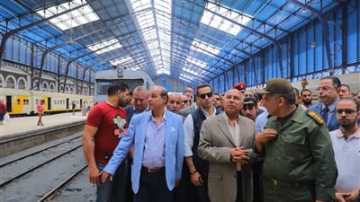 إلغاء كافة تصاريح السفر المجانية للعاملين بالسكك الحديدية ليصبح الركوب  من خلال التذكرة 