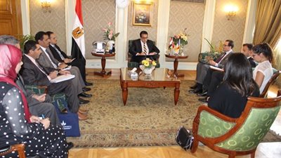 وزير التعليم العالي يبحث مع السفير الفرنسي التعاون في مجال الفضاء