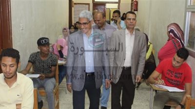 رئيس جامعة جنوب يؤكد تذليل كافة العقبات التي تواجه الطلاب اثناء الامتحانات