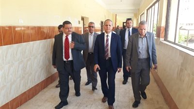 نائب وزير التربية والتعليم يحيل المراقب الأول ورئيس لجنة الفيوم الزراعية للتحقيق 